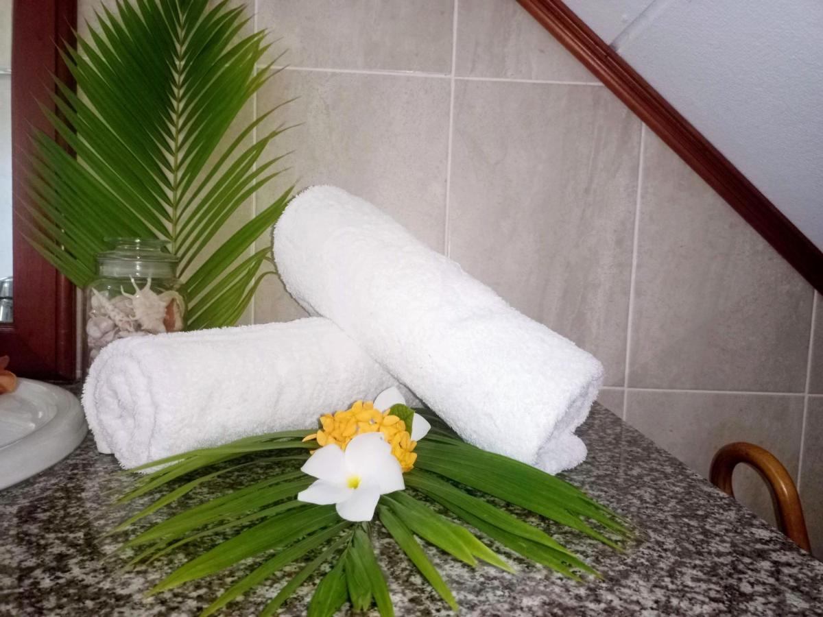 Badamier Self-Catering Lägenhet La Digue Exteriör bild