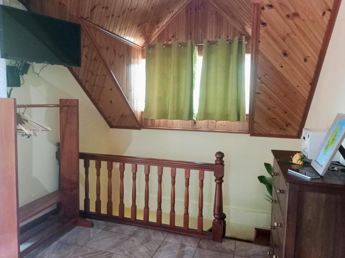 Badamier Self-Catering Lägenhet La Digue Exteriör bild