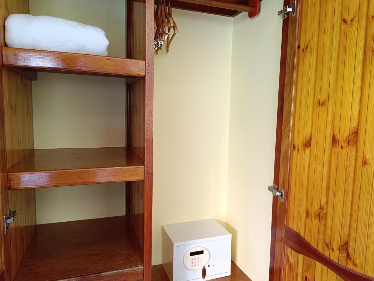 Badamier Self-Catering Lägenhet La Digue Exteriör bild