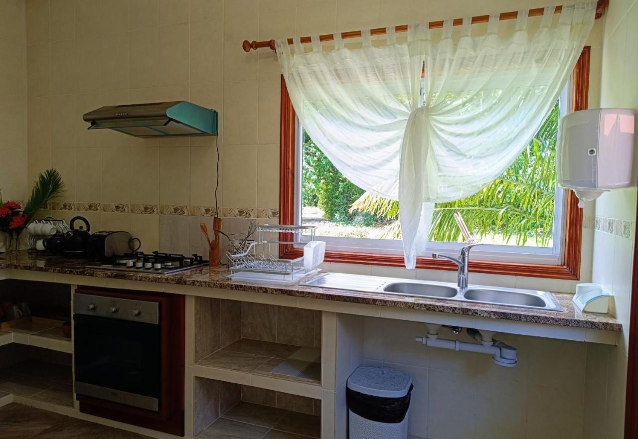 Badamier Self-Catering Lägenhet La Digue Exteriör bild