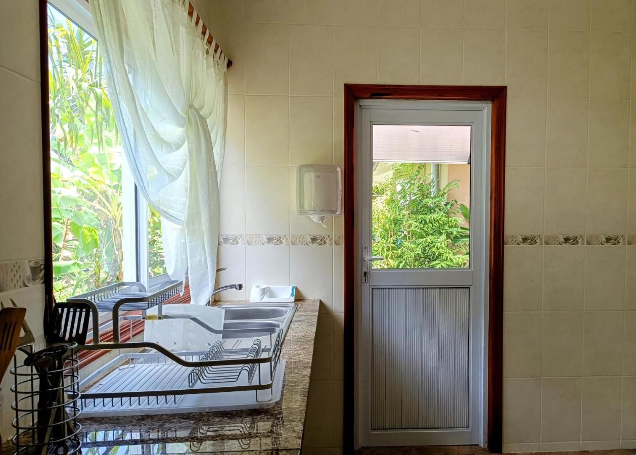 Badamier Self-Catering Lägenhet La Digue Exteriör bild